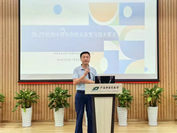 钟鸣教授为beat365师生作讲座