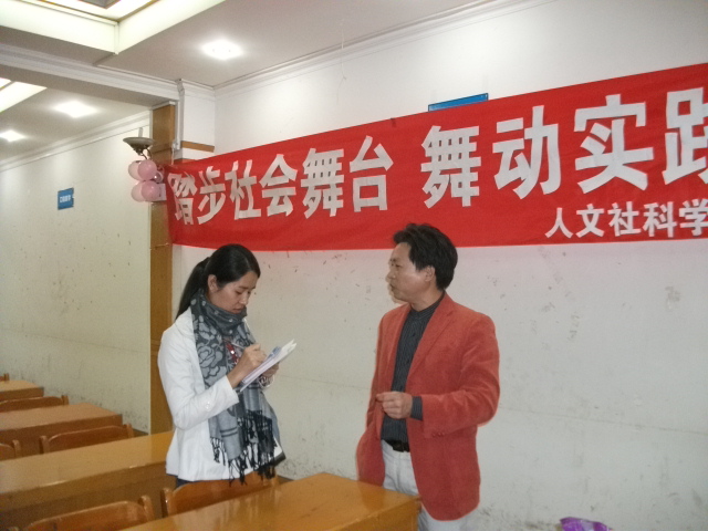 会后广西科技日报记者在采访韦兆钧副院长