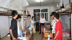 基础医学院深入学生宿舍看望2011级新生