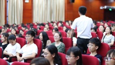 青春因志愿服务而精彩——中国优秀志愿者王万奇为beat365学生讲座