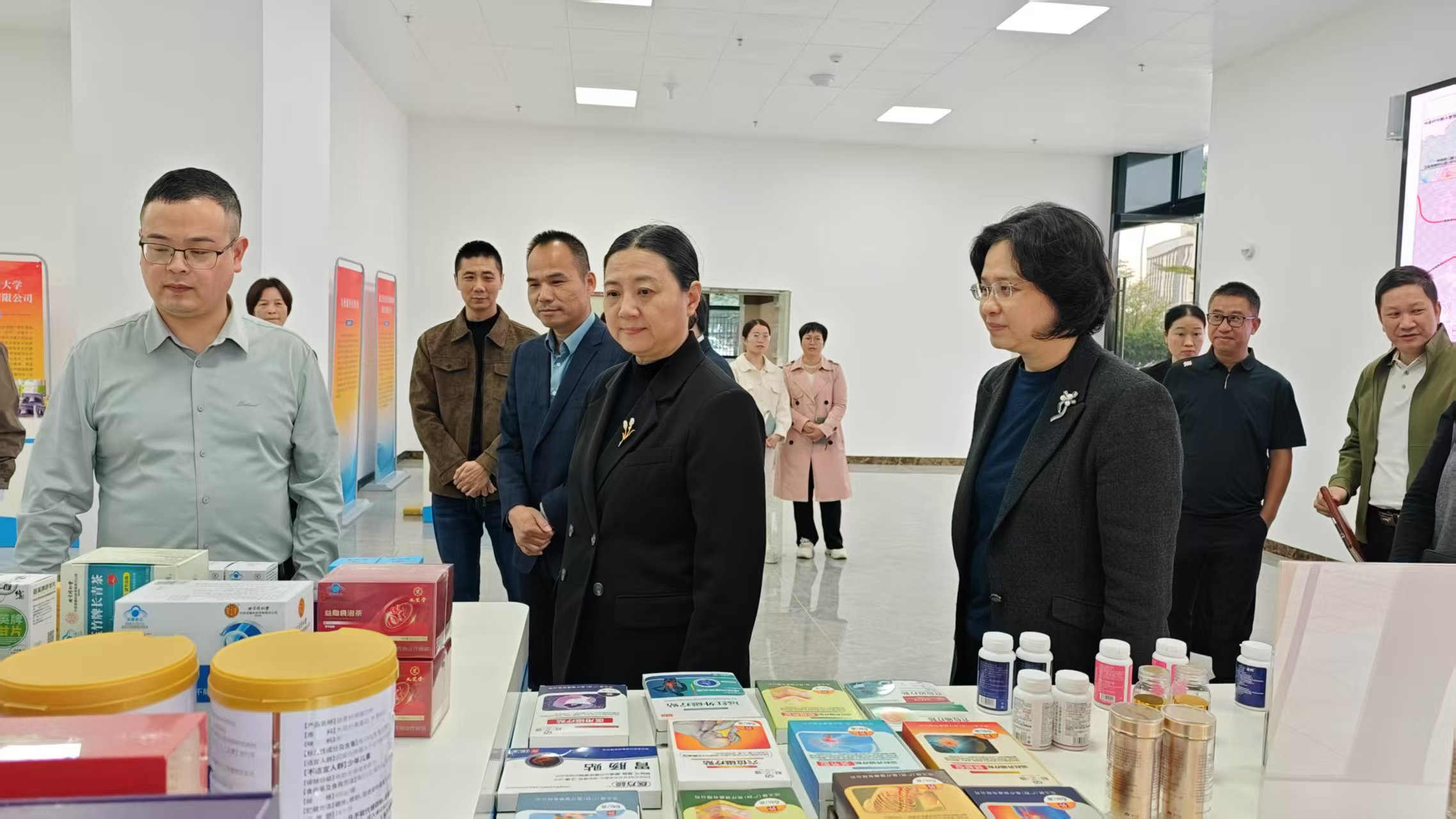 姚春考察高新区企业