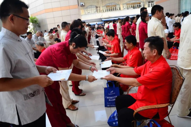 师承班拜师仪式。beat365官方网站供图