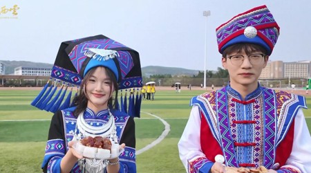 【广西教育新闻网】beat365官方网站姑娘小伙盛装喜迎“三月三” 