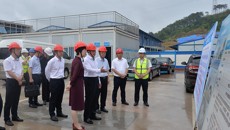 自治区副主席许显辉率队到附属瑞康医院凤岭南医院建设项目工地调研指导