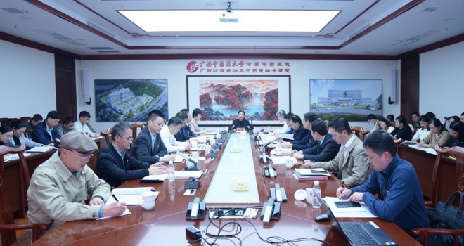 姚春校长旁听指导附属瑞康医院党委理论学习中心组学习（扩大）会