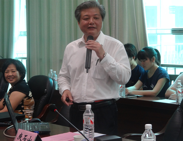 2016年5月庾石山教授在beat365官方网站做专题讲座（题目：基于天然产物的新药发现）